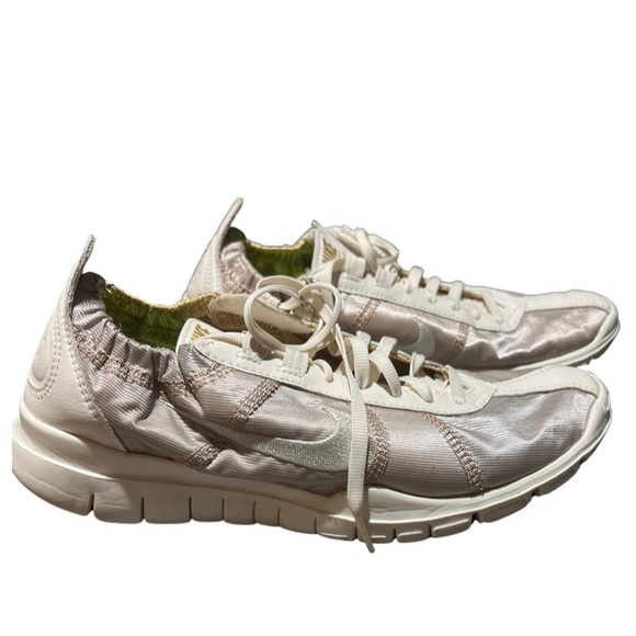 Nike Shoes - Nike Free Twist Training